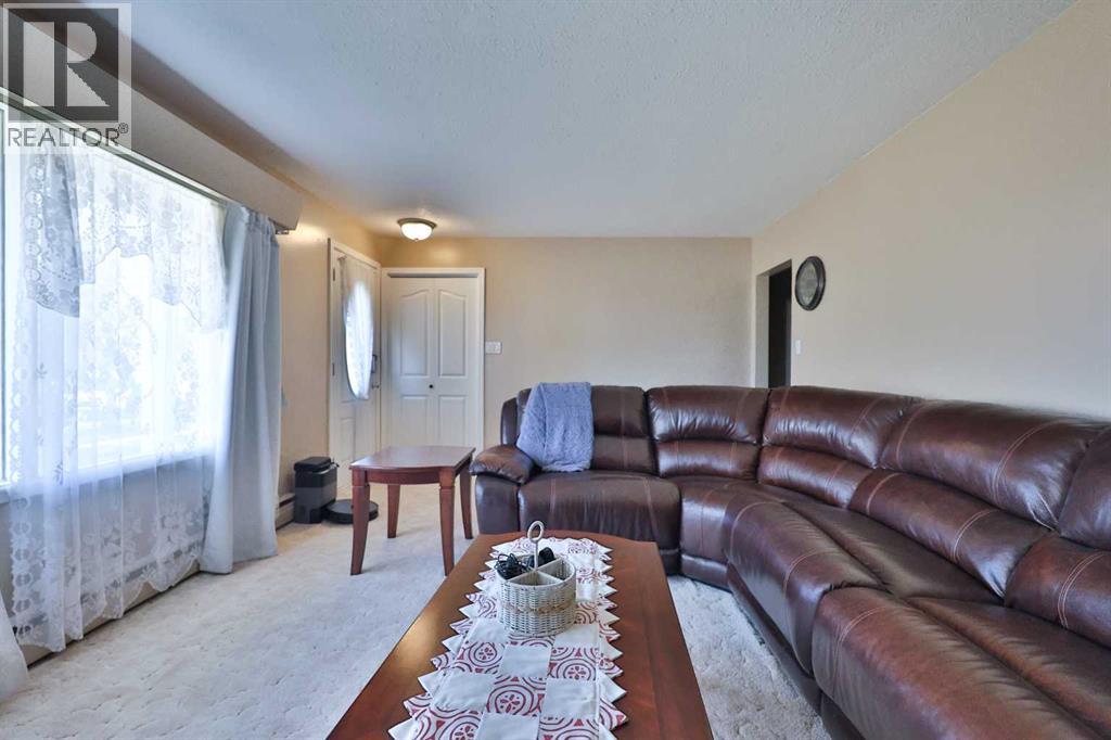 50 N 100 W, Raymond, Alberta  T0K 2S0 - Photo 3 - A2263443