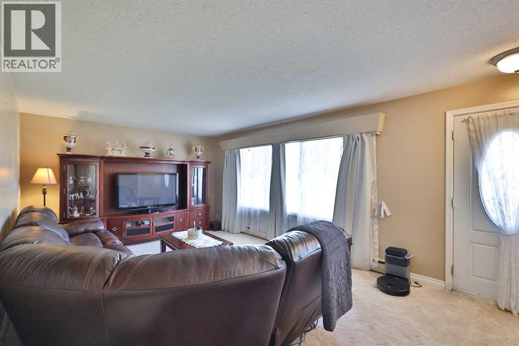 50 N 100 W, Raymond, Alberta  T0K 2S0 - Photo 5 - A2263443