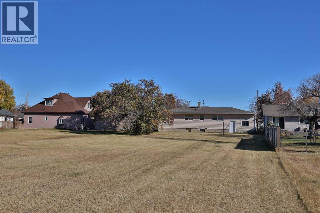 50 N 100 W, Raymond, Alberta  T0K 2S0 - Photo 35 - A2263443