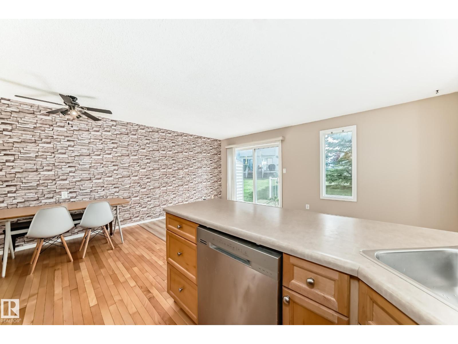 #46 451 Hyndman Cr Nw, Edmonton, Alberta  T5A 5J3 - Photo 2 - E4452833