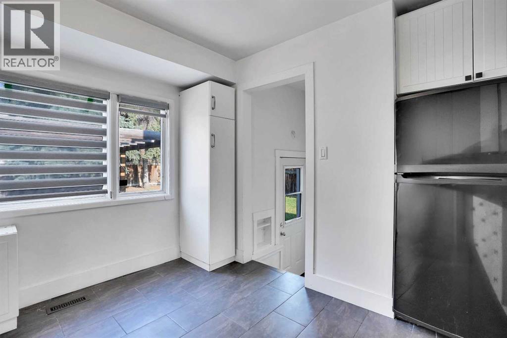 9 Cottage Street Nw, Calgary, Alberta  T2K 1Y4 - Photo 11 - A2256496