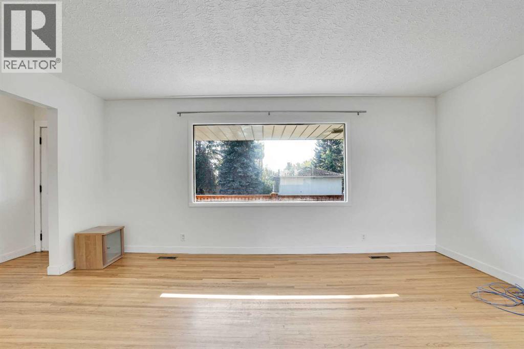 9 Cottage Street Nw, Calgary, Alberta  T2K 1Y4 - Photo 6 - A2256496