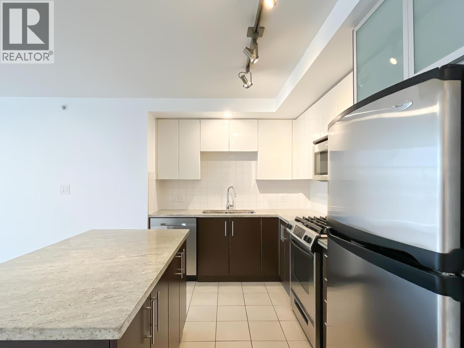 708 2289 Yukon Crescent, Burnaby, British Columbia  V5C 0B2 - Photo 11 - R3061936