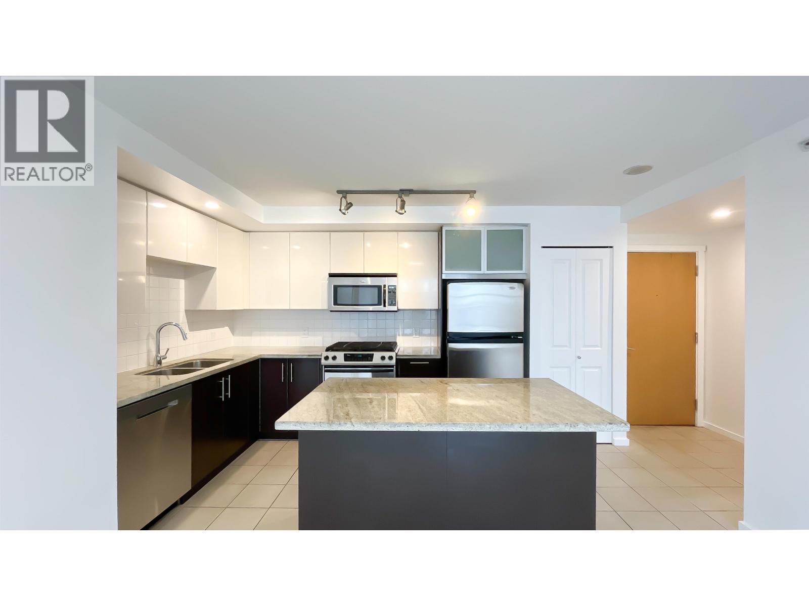 708 2289 Yukon Crescent, Burnaby, British Columbia  V5C 0B2 - Photo 9 - R3061936