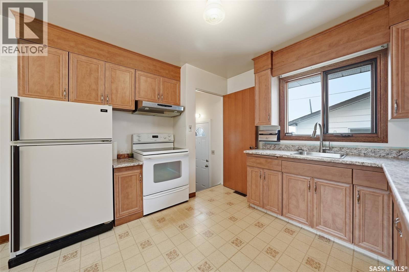 910 35th Street W, Saskatoon, Saskatchewan  S7L 0Y3 - Photo 10 - SK021797