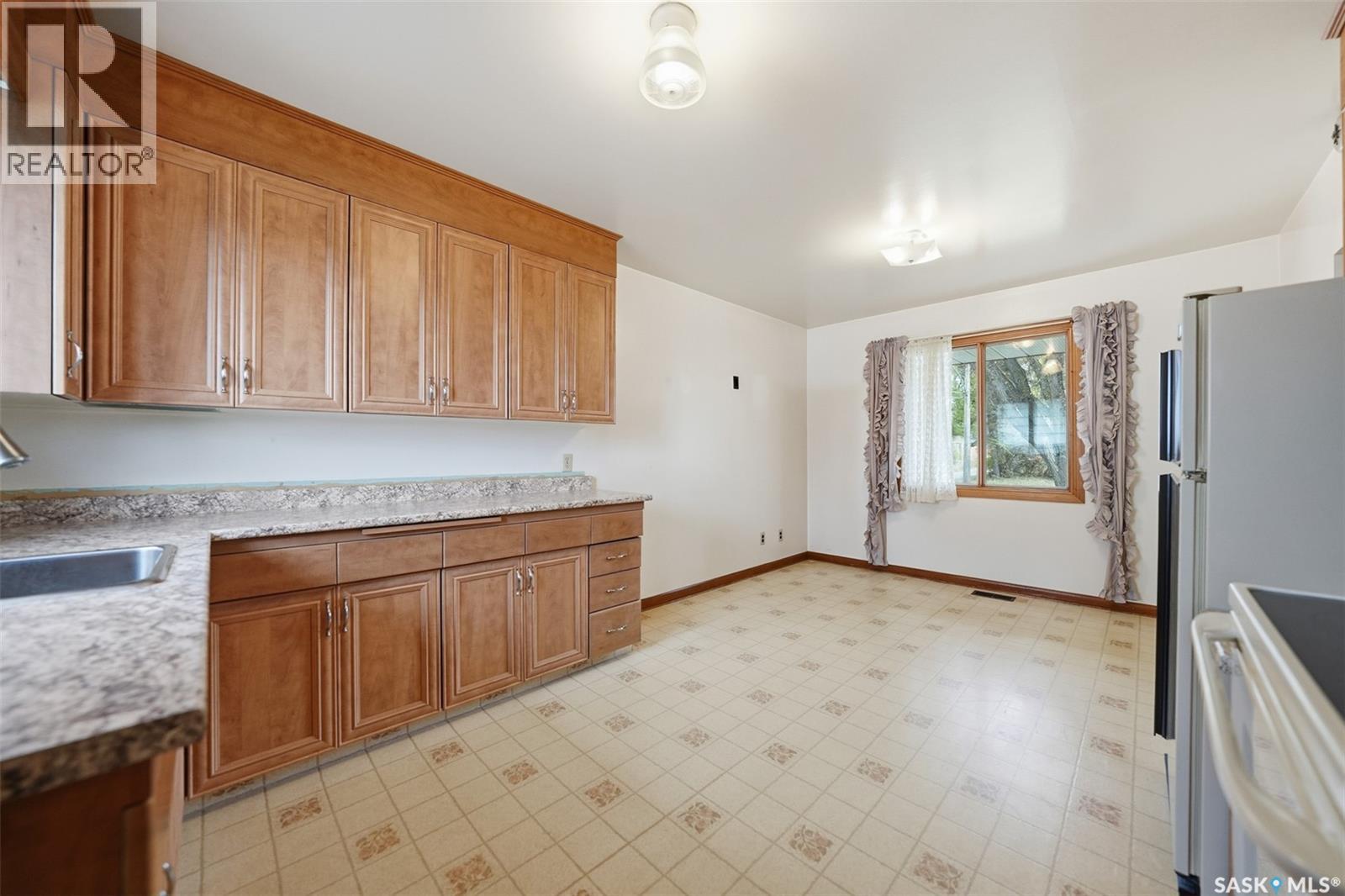 910 35th Street W, Saskatoon, Saskatchewan  S7L 0Y3 - Photo 13 - SK021797
