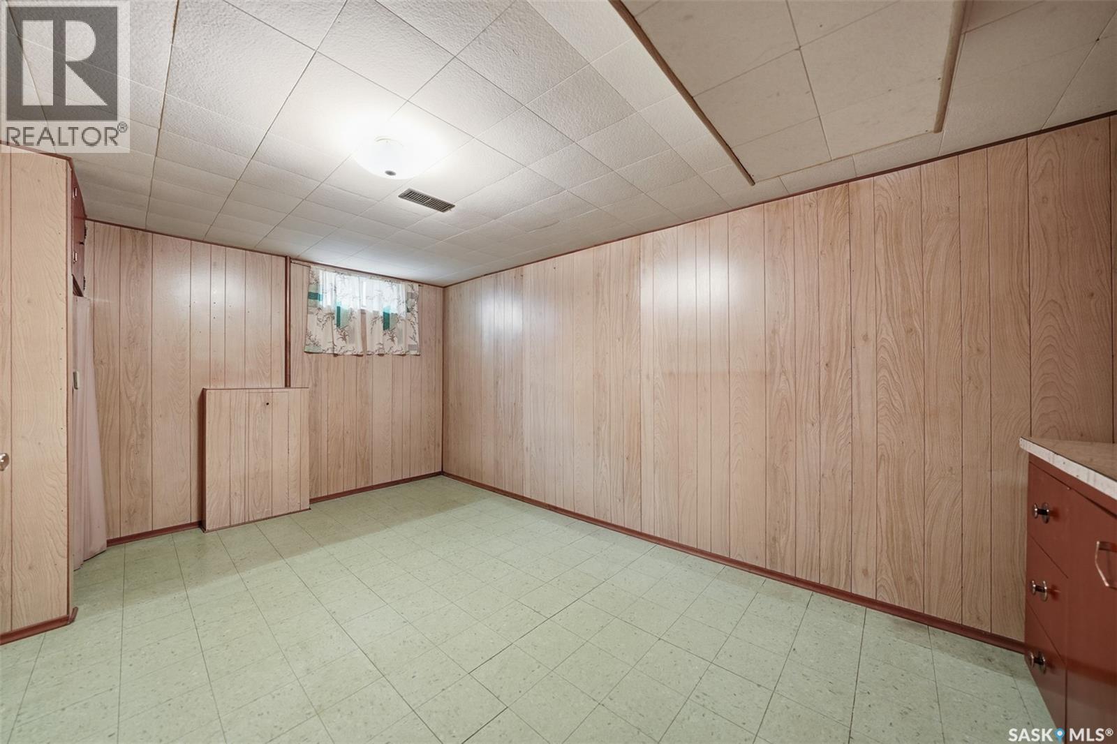 910 35th Street W, Saskatoon, Saskatchewan  S7L 0Y3 - Photo 21 - SK021797