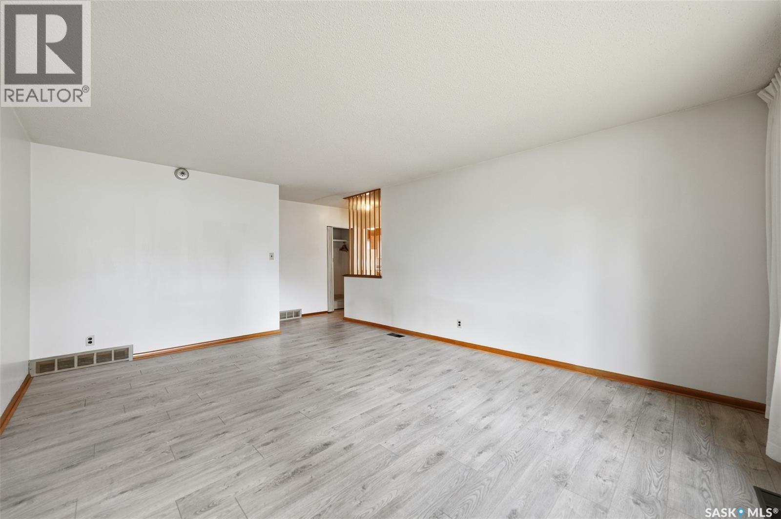 910 35th Street W, Saskatoon, Saskatchewan  S7L 0Y3 - Photo 5 - SK021797