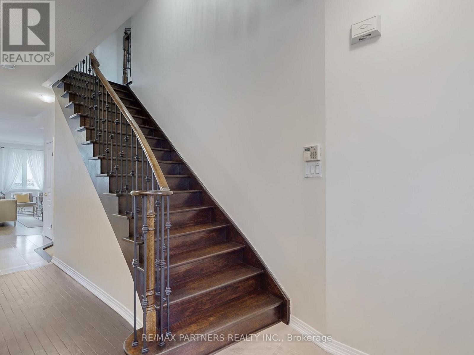 10 Whitford Road, Markham, Ontario  L6C 2J3 - Photo 11 - N12481527