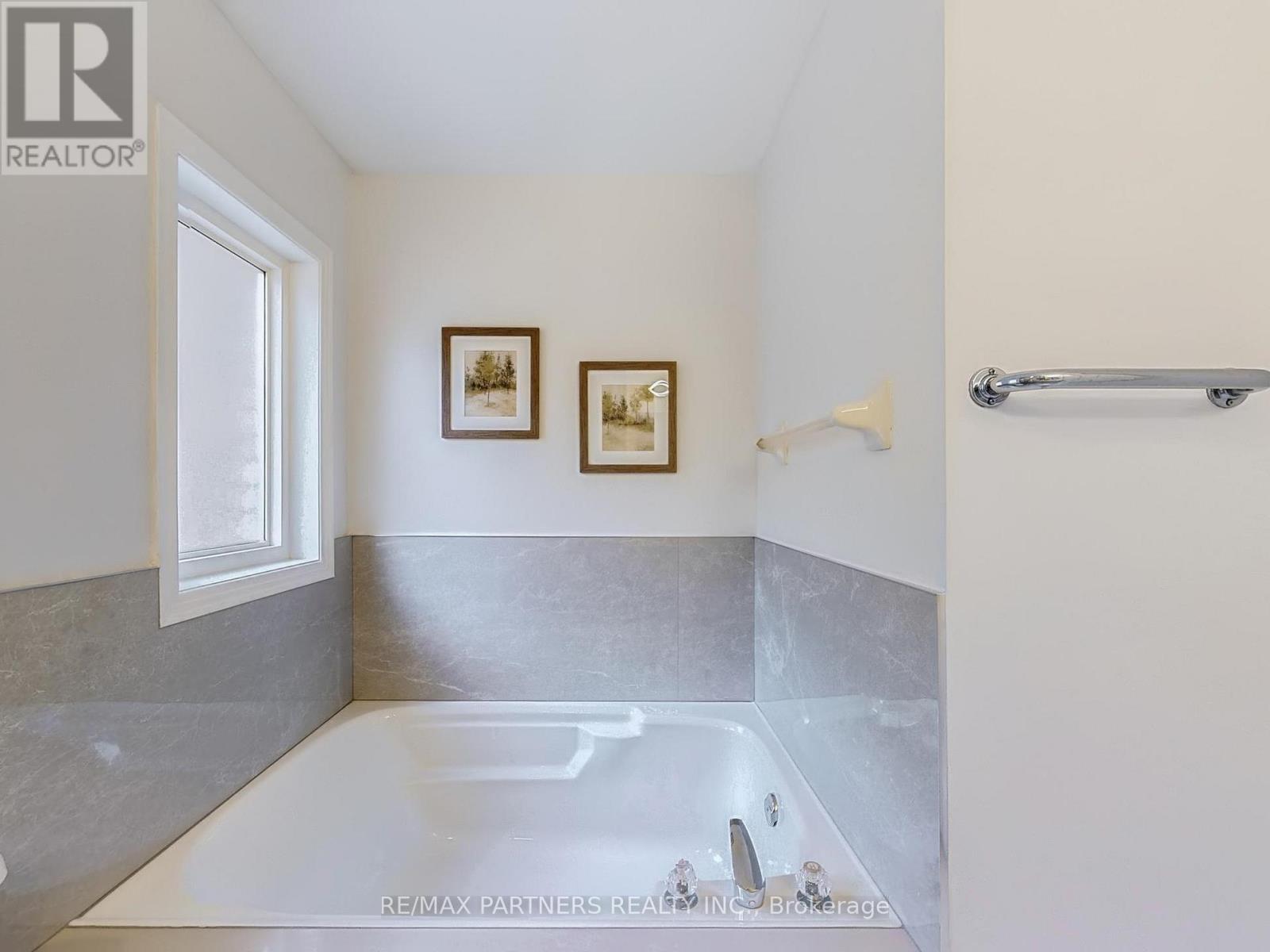 10 Whitford Road, Markham, Ontario  L6C 2J3 - Photo 18 - N12481527