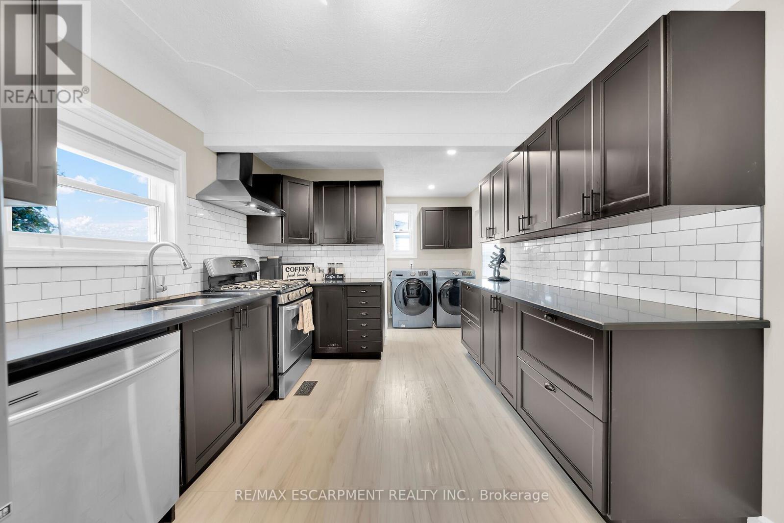 350 Pottruff Road N, Hamilton, Ontario  L8H 2M4 - Photo 13 - X12454542