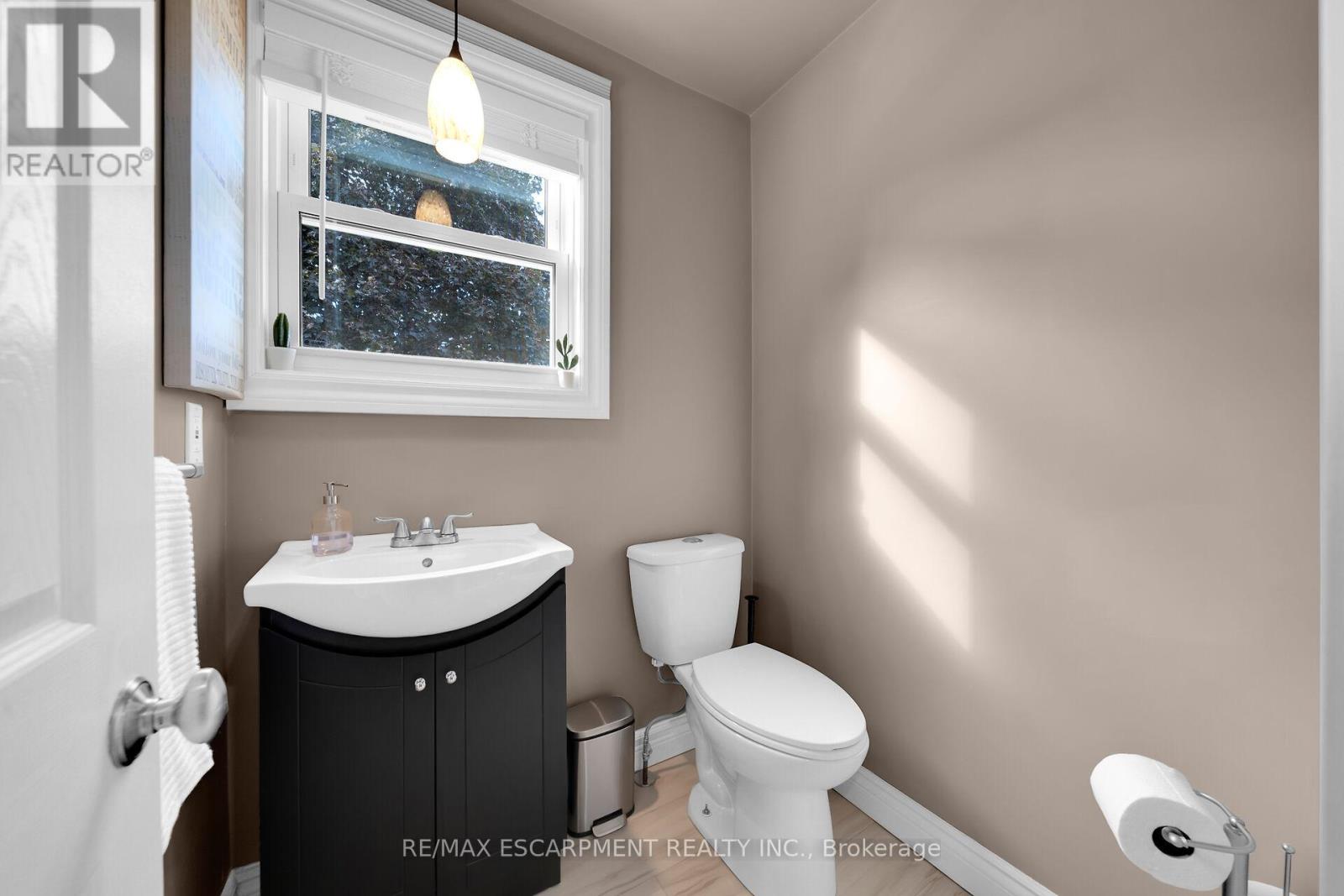 350 Pottruff Road N, Hamilton, Ontario  L8H 2M4 - Photo 14 - X12454542