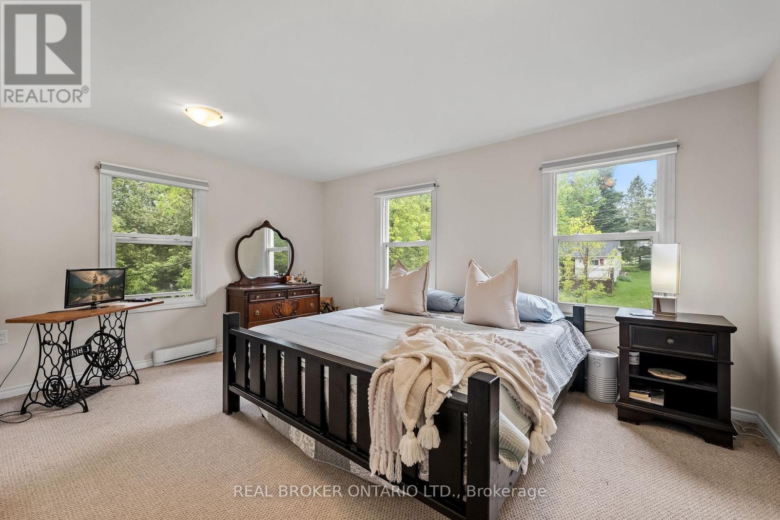 70 Cowans Crescent, Kawartha Lakes, Ontario  K0L 2W0 - Photo 16 - X12468194