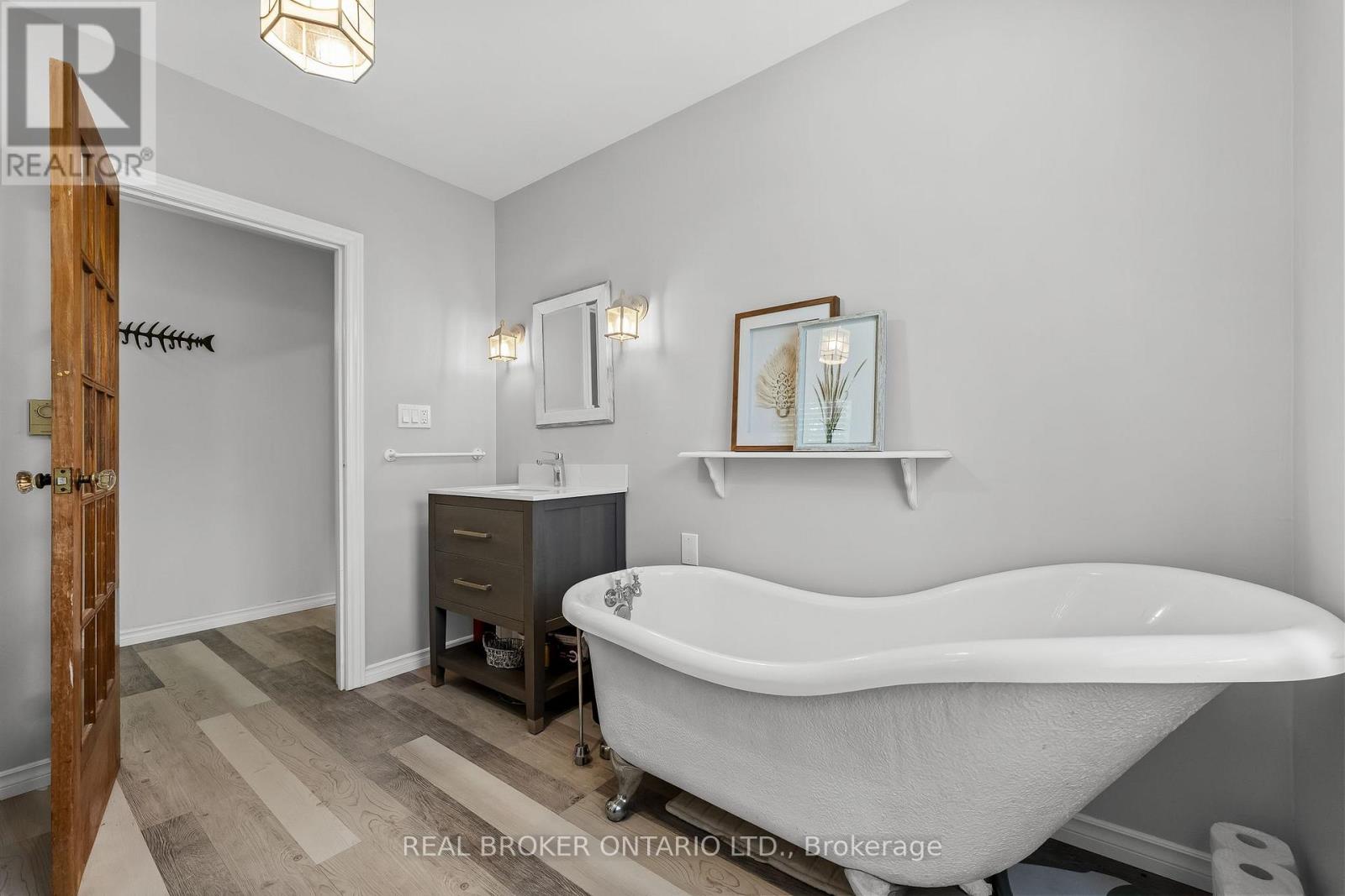 70 Cowans Crescent, Kawartha Lakes, Ontario  K0L 2W0 - Photo 19 - X12468194