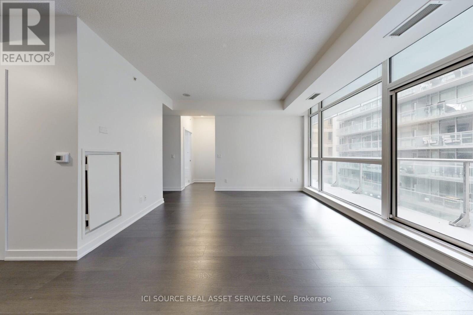 406 - 30 Nelson Street, Toronto, Ontario  M5V 0H5 - Photo 3 - C12407177