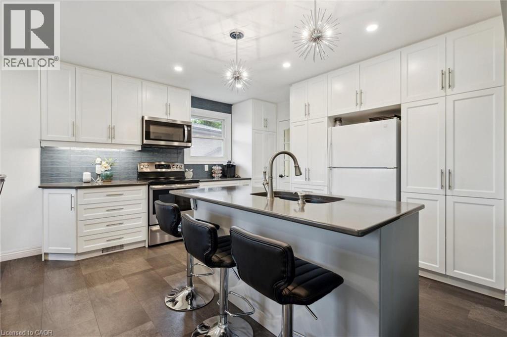 10 Villa Court, Hamilton, Ontario  L8W 1M2 - Photo 2 - 40782462