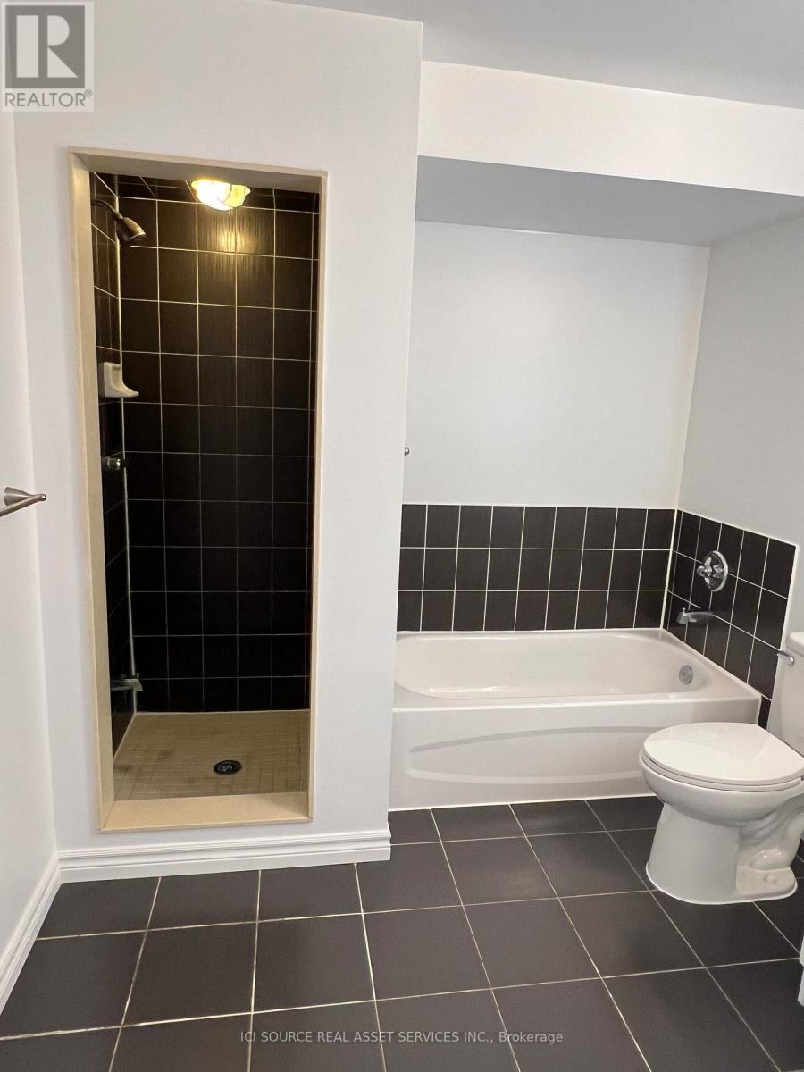 42 Southeast Pass, Whitchurch-Stouffville, Ontario  L4A 0Y3 - Photo 19 - N12481456
