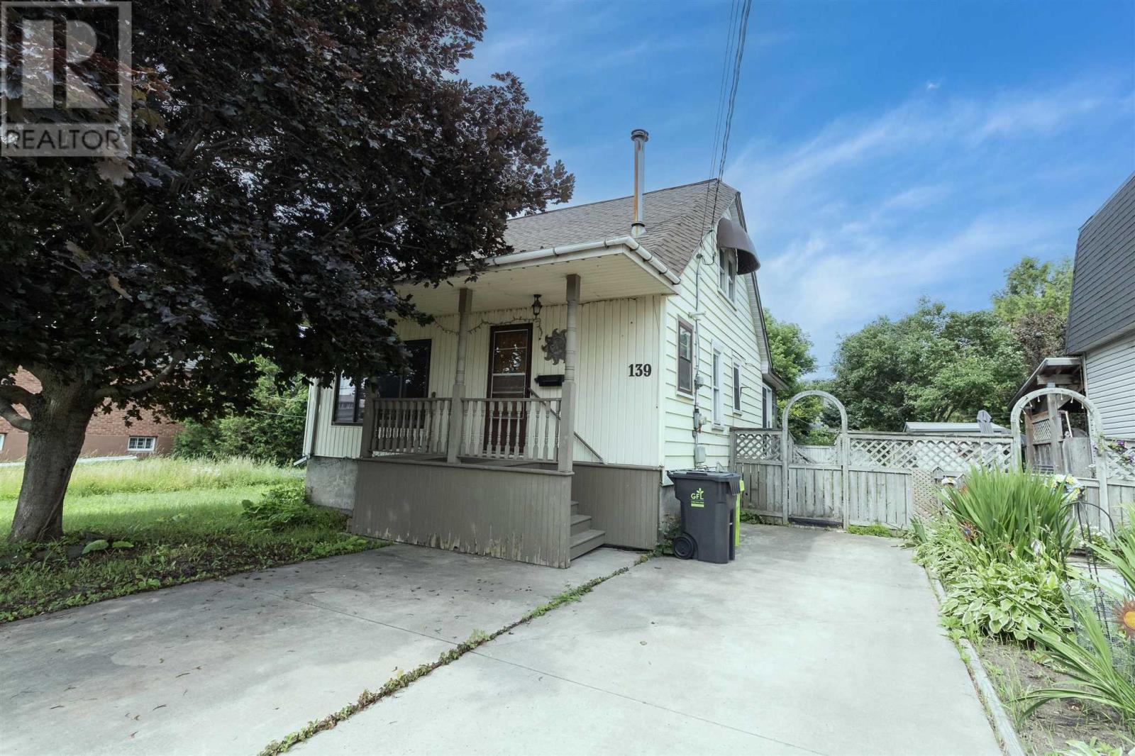 139 Carufel Ave, Sault Ste. Marie, Ontario  P6C 4T5 - Photo 1 - SM251952