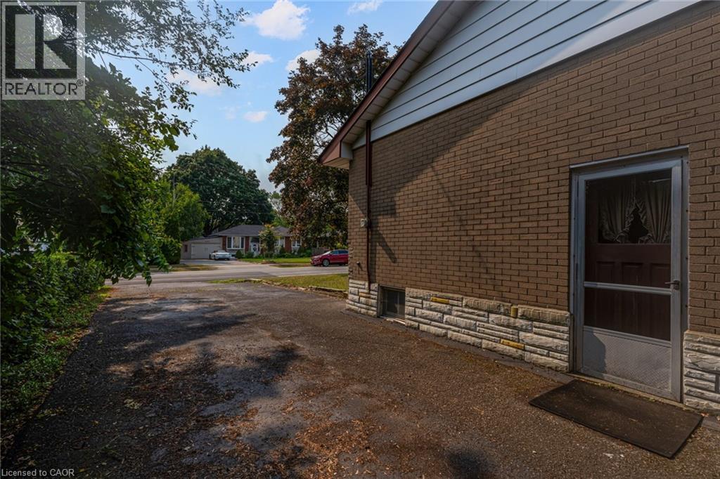 1191 Pinegrove Road, Oakville, Ontario  L6L 2W8 - Photo 6 - 40756610