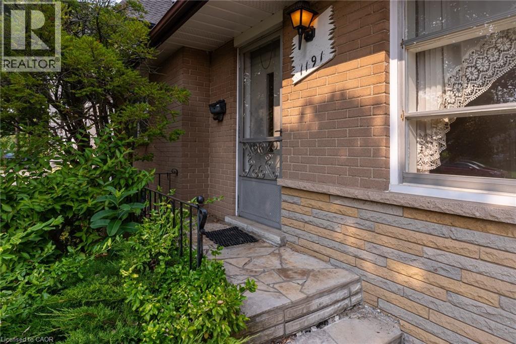 1191 Pinegrove Road, Oakville, Ontario  L6L 2W8 - Photo 7 - 40756610