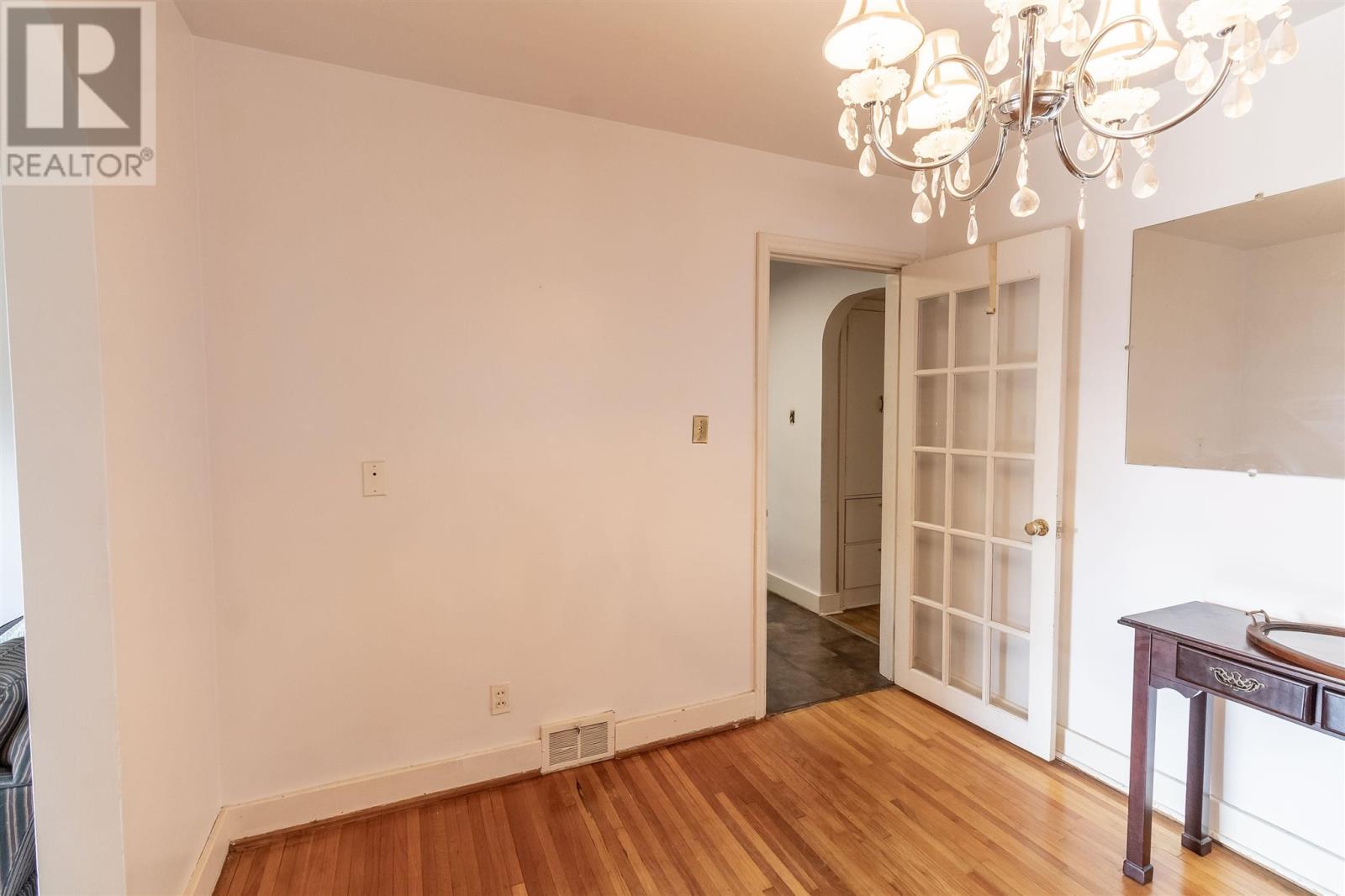 1266 Queen St E, Sault Ste. Marie, Ontario  P6A 2E8 - Photo 6 - SM252944