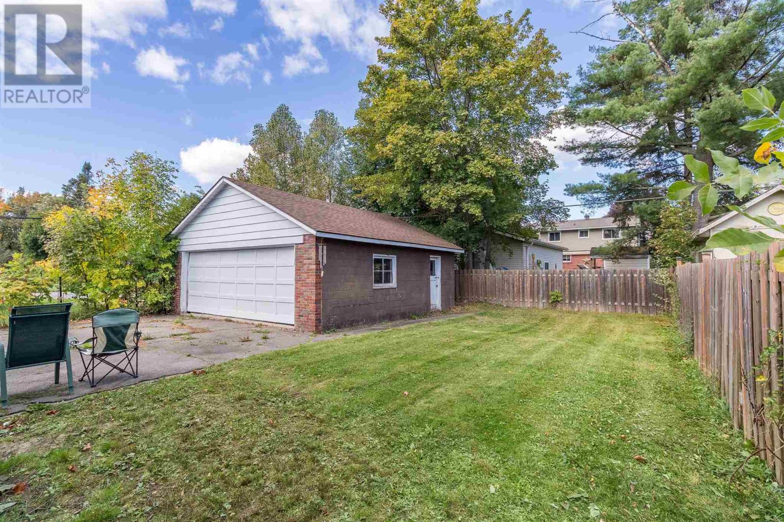 1266 Queen St E, Sault Ste. Marie, Ontario  P6A 2E8 - Photo 31 - SM252944