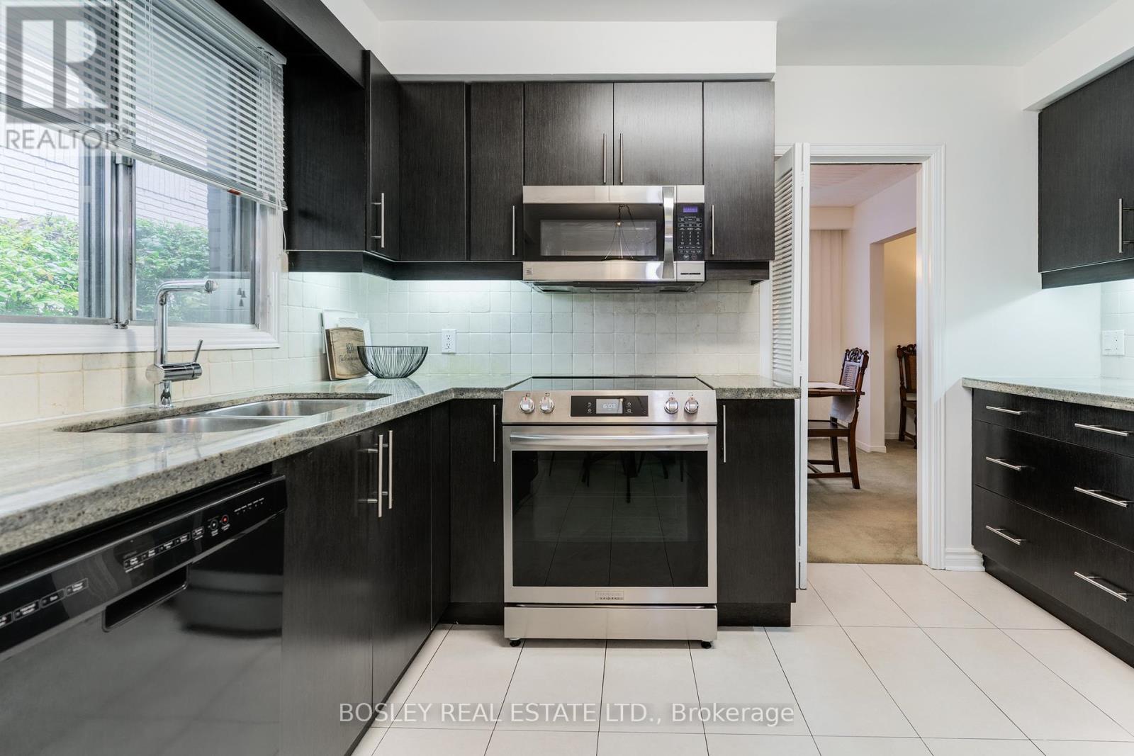 120 Rockford Road, Toronto, Ontario  M2R 3A7 - Photo 11 - C12483916