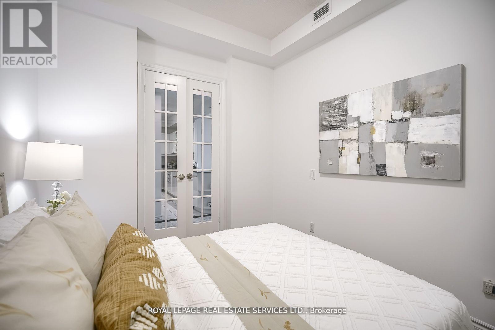 811 - 18 William Carson Crescent, Toronto, Ontario  M2P 2G6 - Photo 13 - C12483939