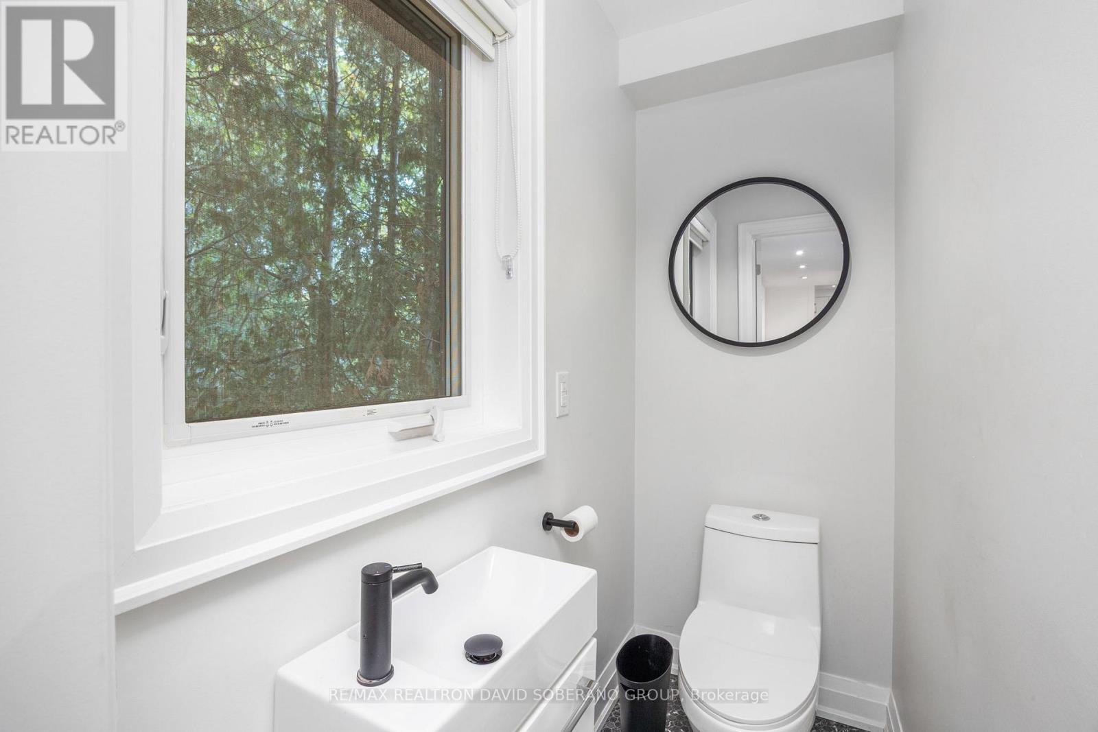 28 Touraine Avenue, Toronto, Ontario  M3H 1R1 - Photo 15 - C12483951