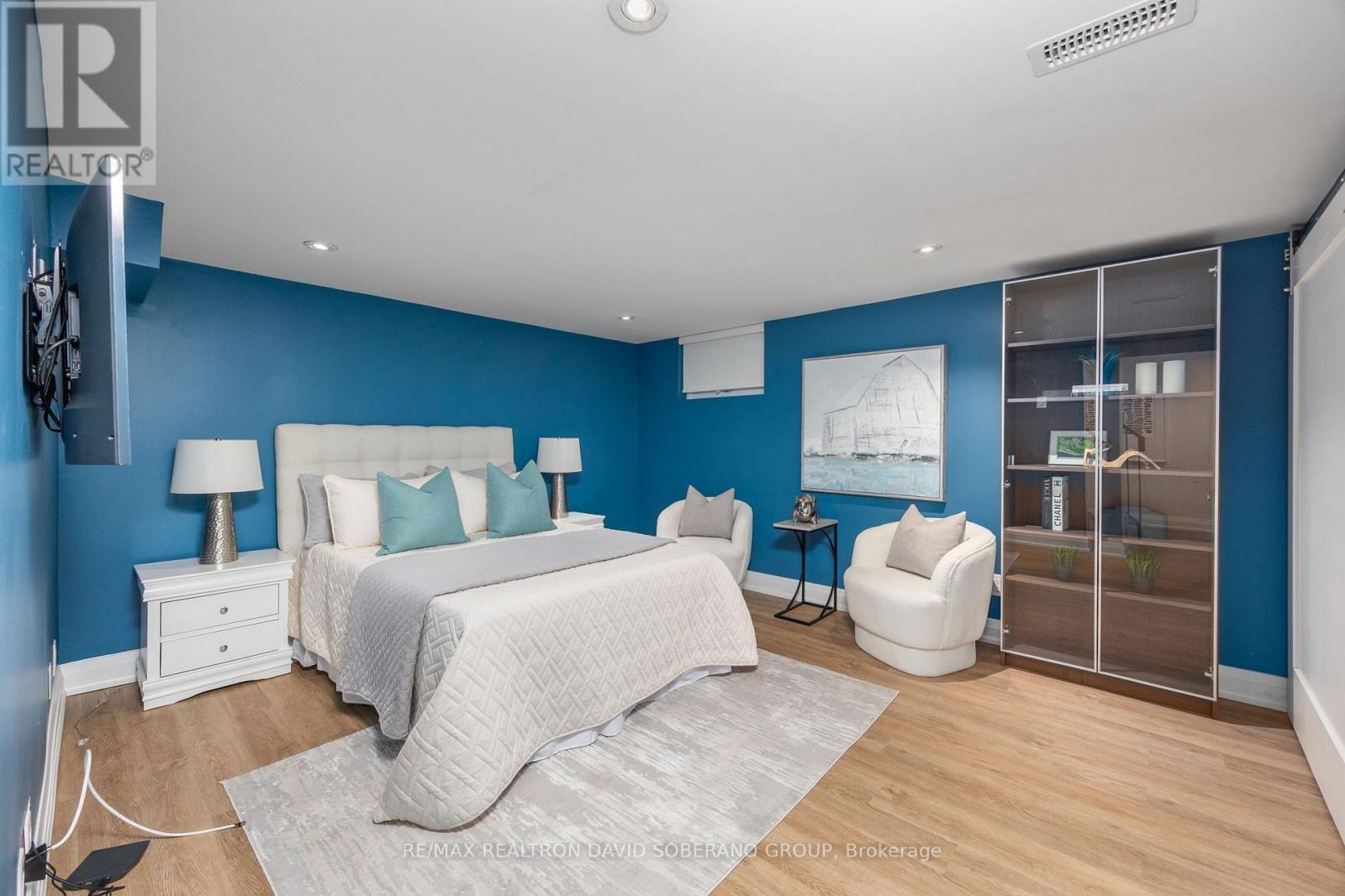 28 Touraine Avenue, Toronto, Ontario  M3H 1R1 - Photo 24 - C12483951