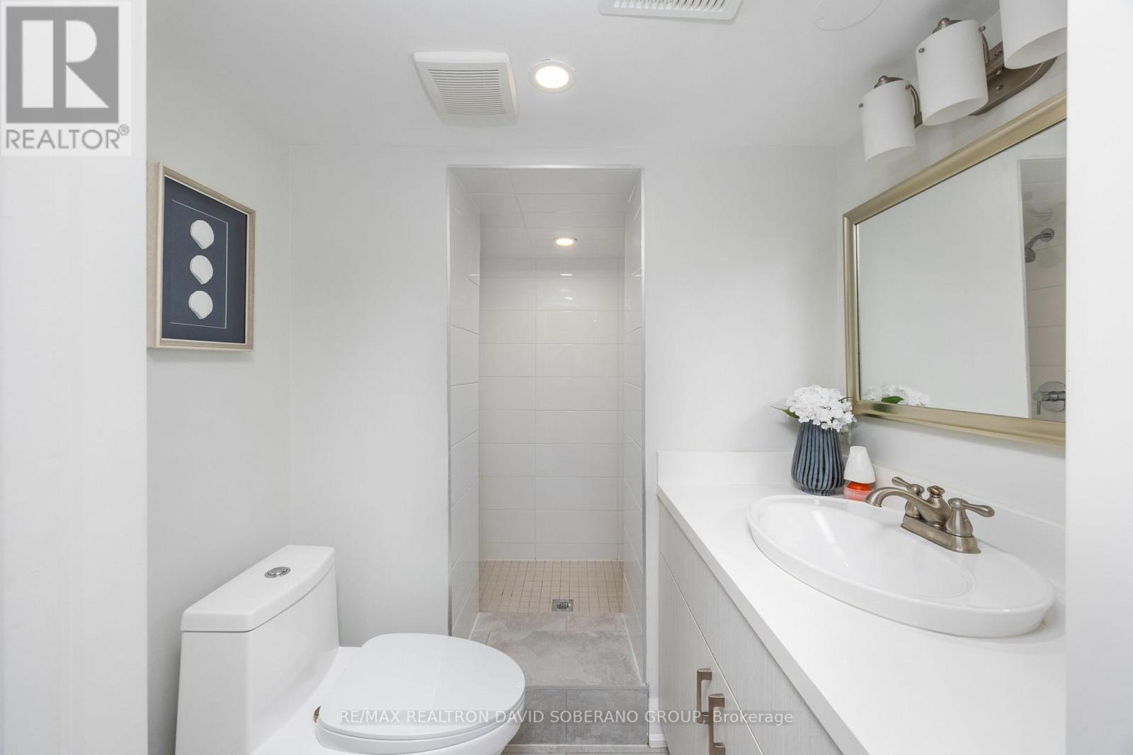 28 Touraine Avenue, Toronto, Ontario  M3H 1R1 - Photo 27 - C12483951
