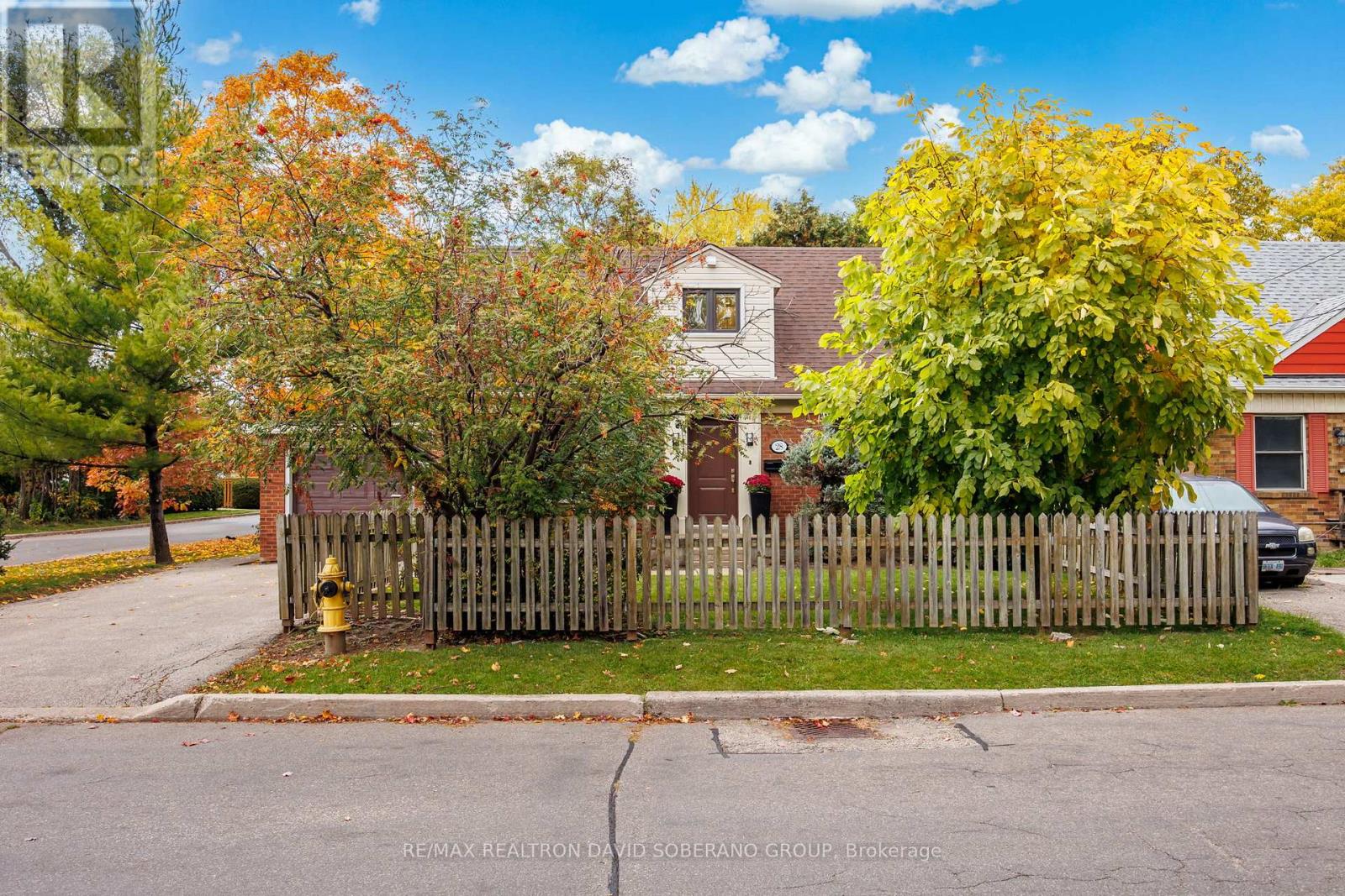 28 Touraine Avenue, Toronto, Ontario  M3H 1R1 - Photo 3 - C12483951