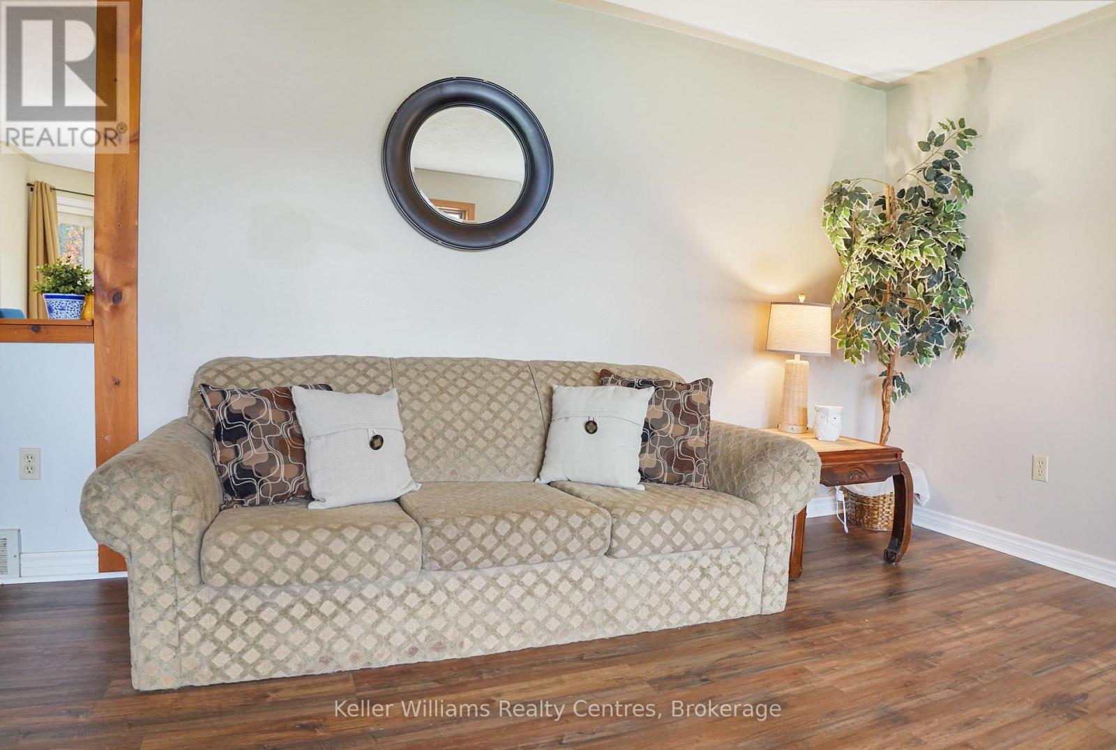 12 Pine Tree Drive, South Bruce Peninsula, Ontario  N0H 2T0 - Photo 10 - X12484011