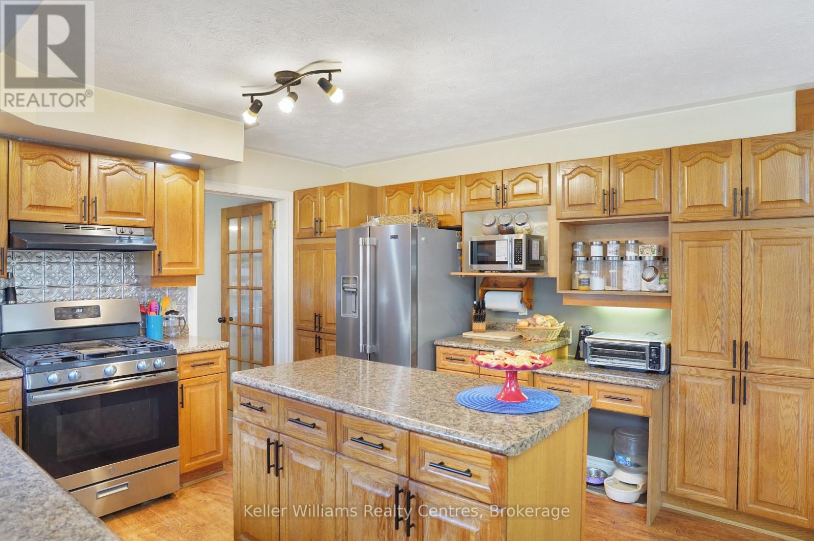 12 Pine Tree Drive, South Bruce Peninsula, Ontario  N0H 2T0 - Photo 18 - X12484011