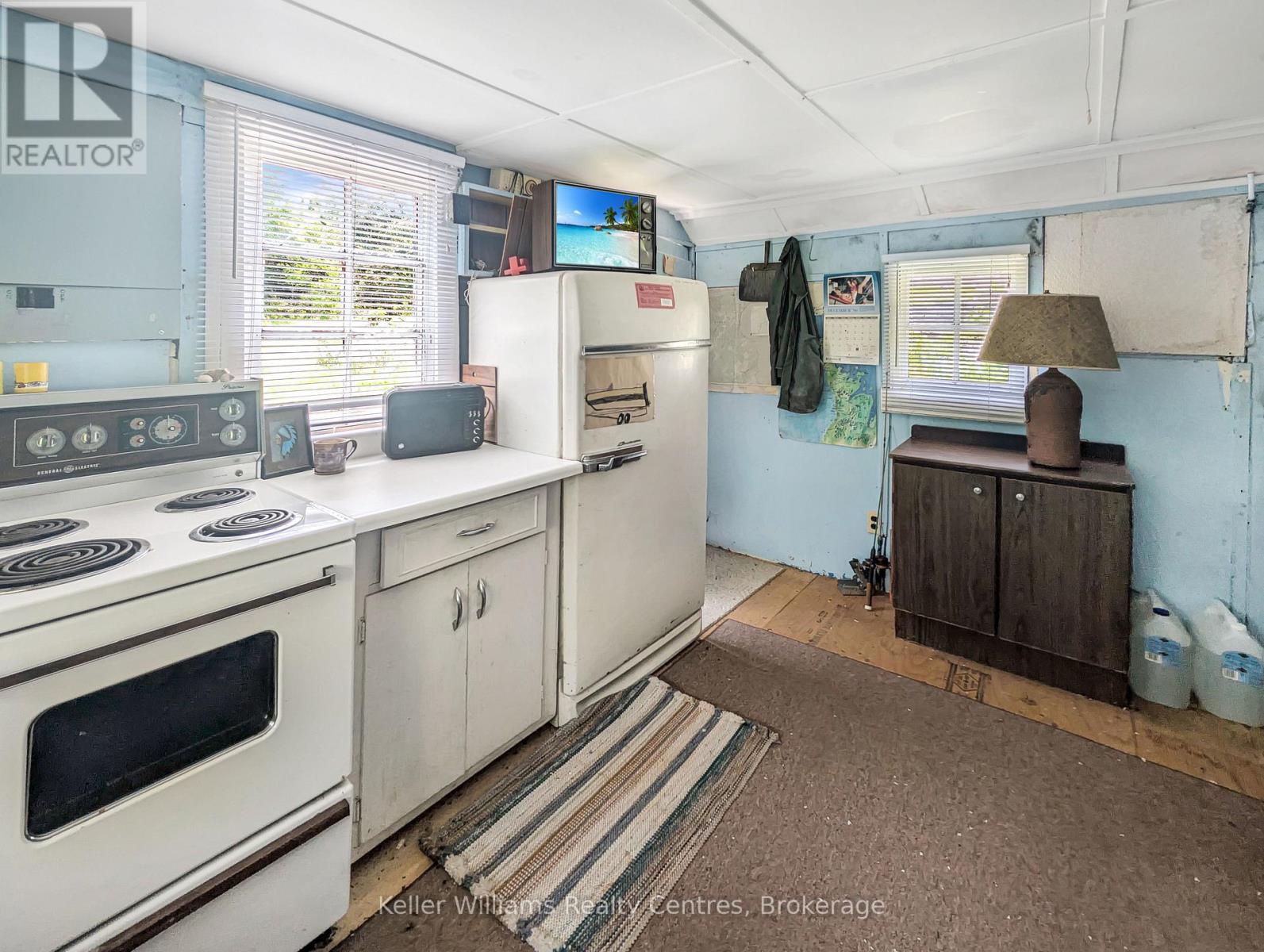 79 Whippoorwill Road, Northern Bruce Peninsula, Ontario  N0H 1W0 - Photo 10 - X12484061