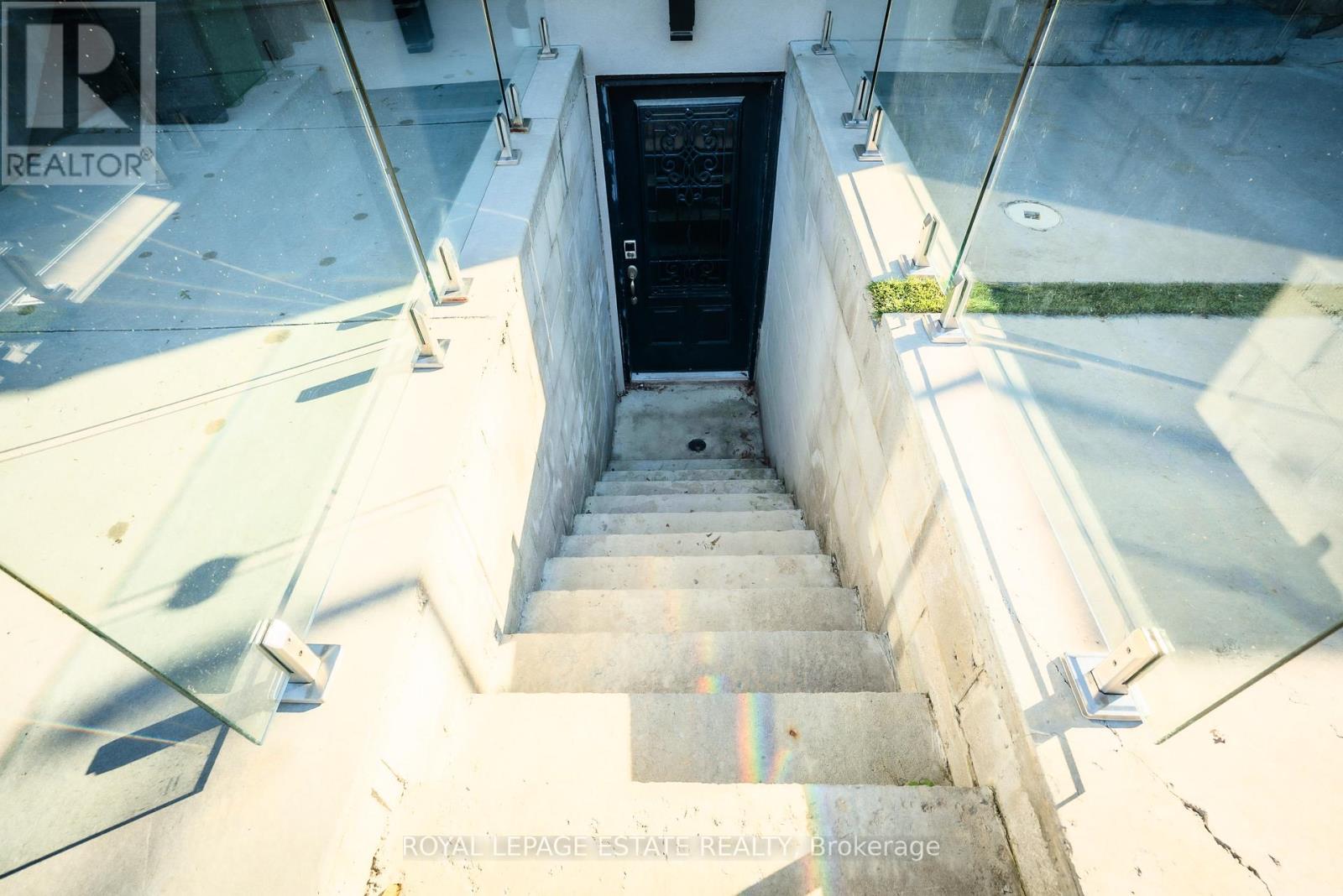 Lower - 141 South Edgely Avenue, Toronto, Ontario  M1N 3L3 - Photo 2 - E12483922