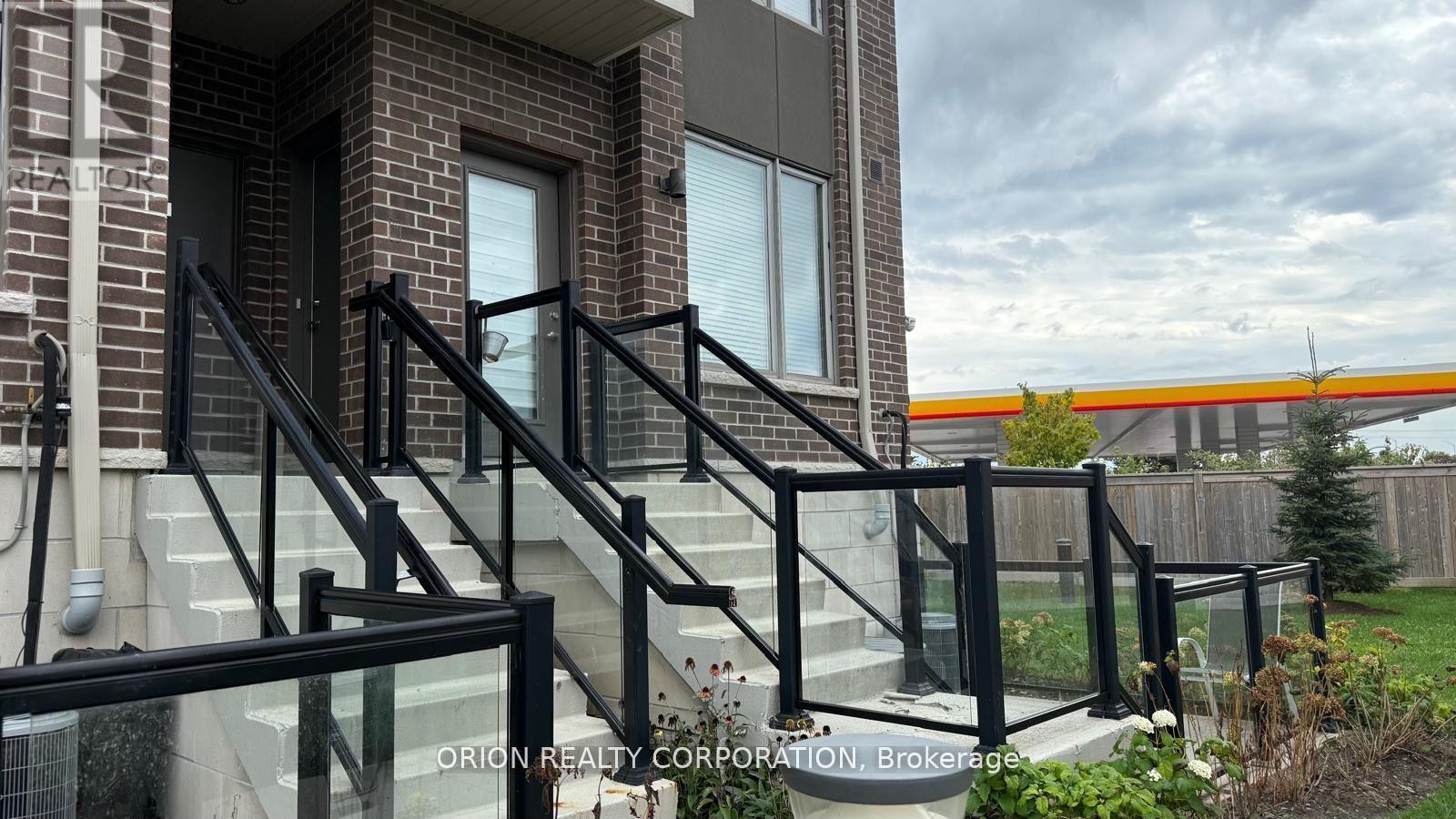 411 - 1460 Whites Road, Pickering, Ontario  L1V 0E8 - Photo 1 - E12483950