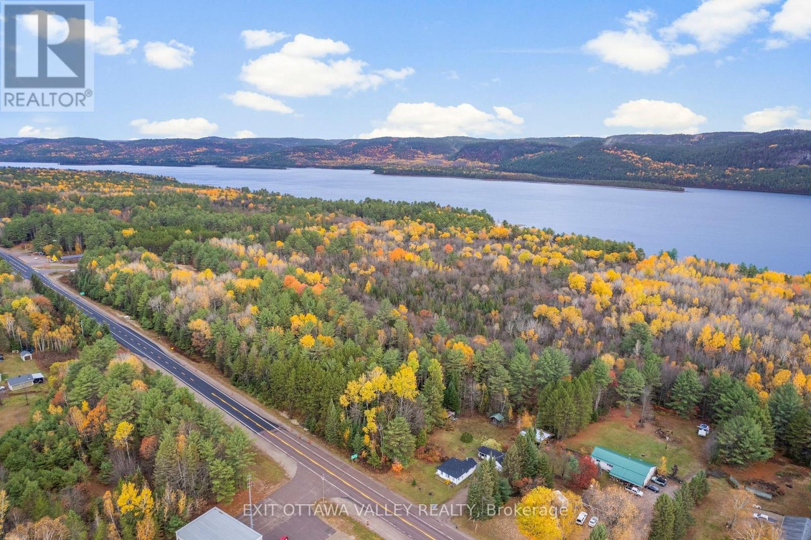 Part 13 Moose Avenue, Deep River, Ontario  K0J 1P0 - Photo 2 - X12484085