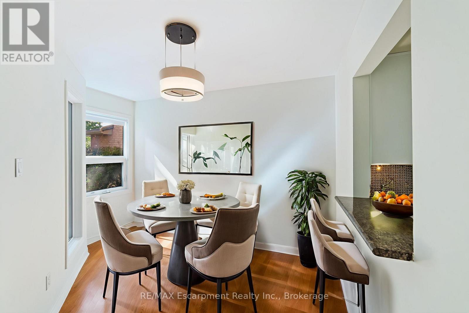 5 - 2065 Sixth Line, Oakville, Ontario  L6H 5R8 - Photo 6 - W12484087