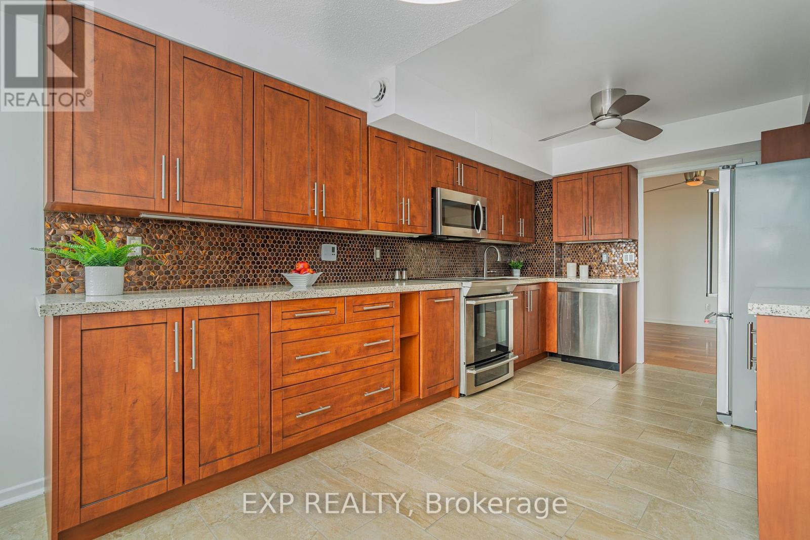 2305 - 2305-1500 Riverside Drive, Ottawa, Ontario  K1G 4J4 - Photo 11 - X12483963