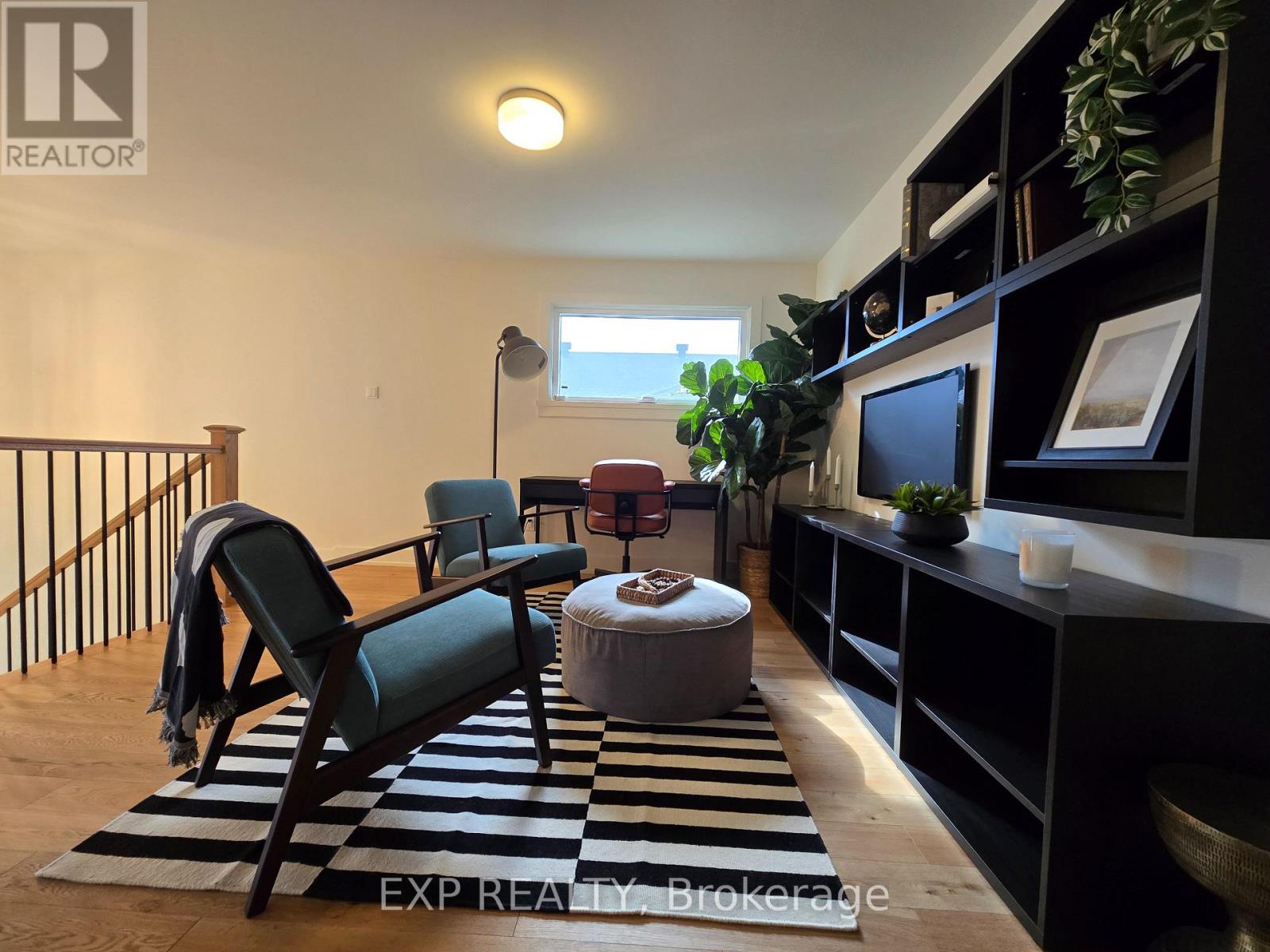 153 Craig Duncan Terrace, Ottawa, Ontario  K2S 3C5 - Photo 13 - X12484004