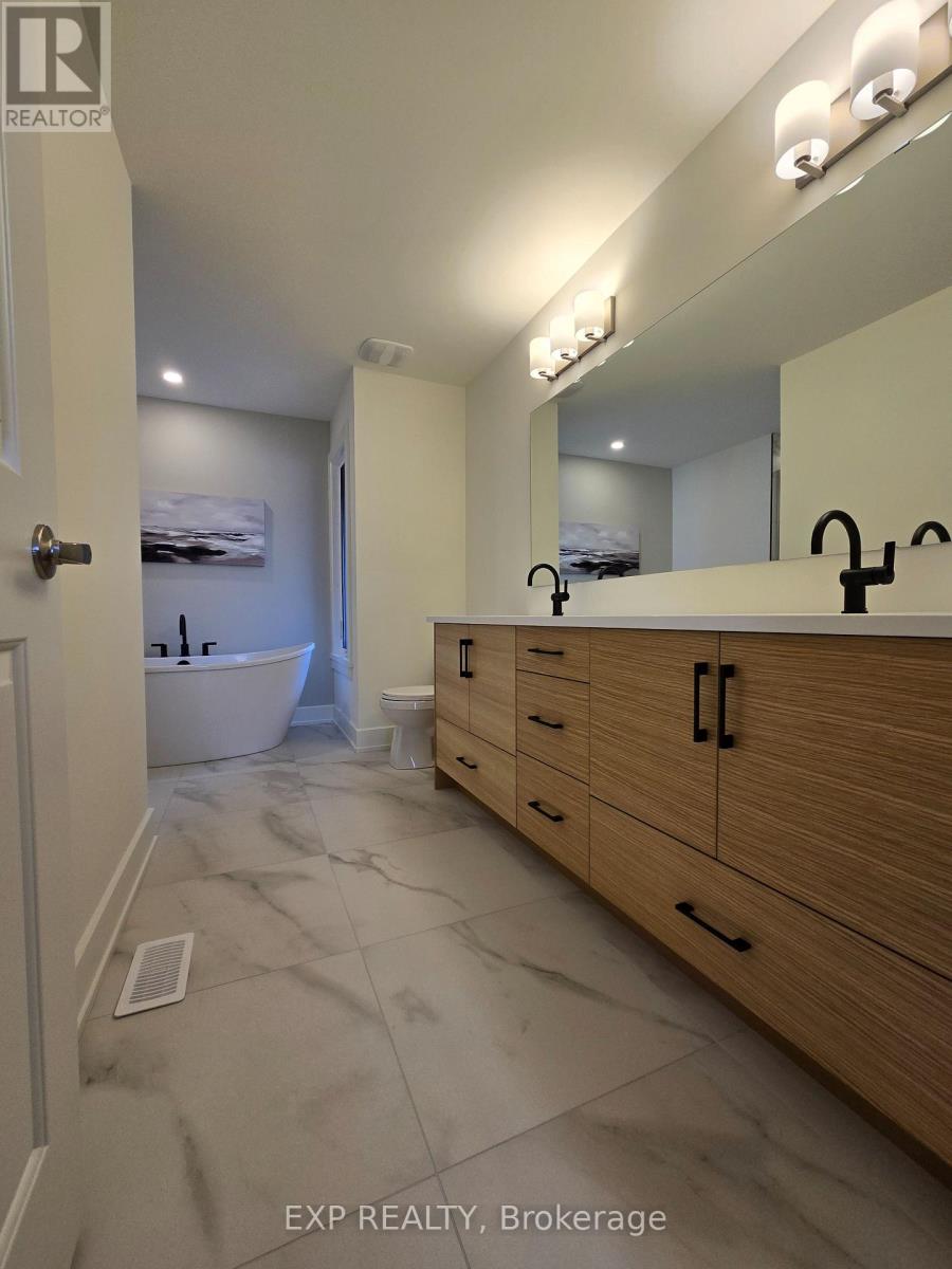 153 Craig Duncan Terrace, Ottawa, Ontario  K2S 3C5 - Photo 18 - X12484004