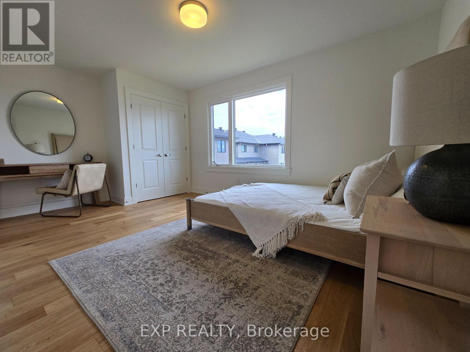 153 Craig Duncan Terrace, Ottawa, Ontario  K2S 3C5 - Photo 6 - X12484004