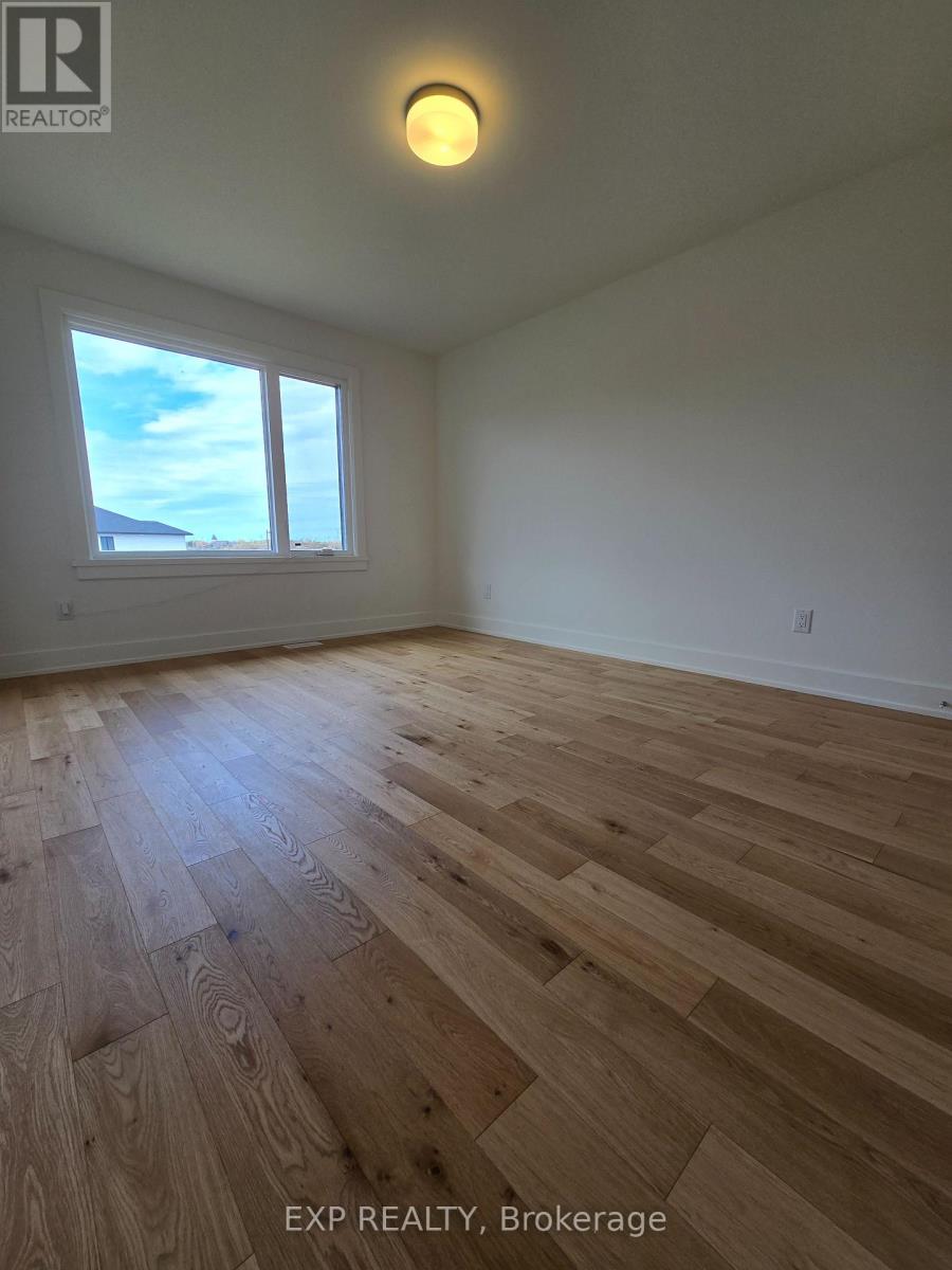 153 Craig Duncan Terrace, Ottawa, Ontario  K2S 3C5 - Photo 8 - X12484004