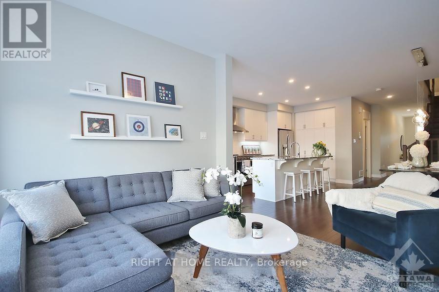 110 Lavatera Street, Ottawa, Ontario  K1T 0R8 - Photo 10 - X12484068