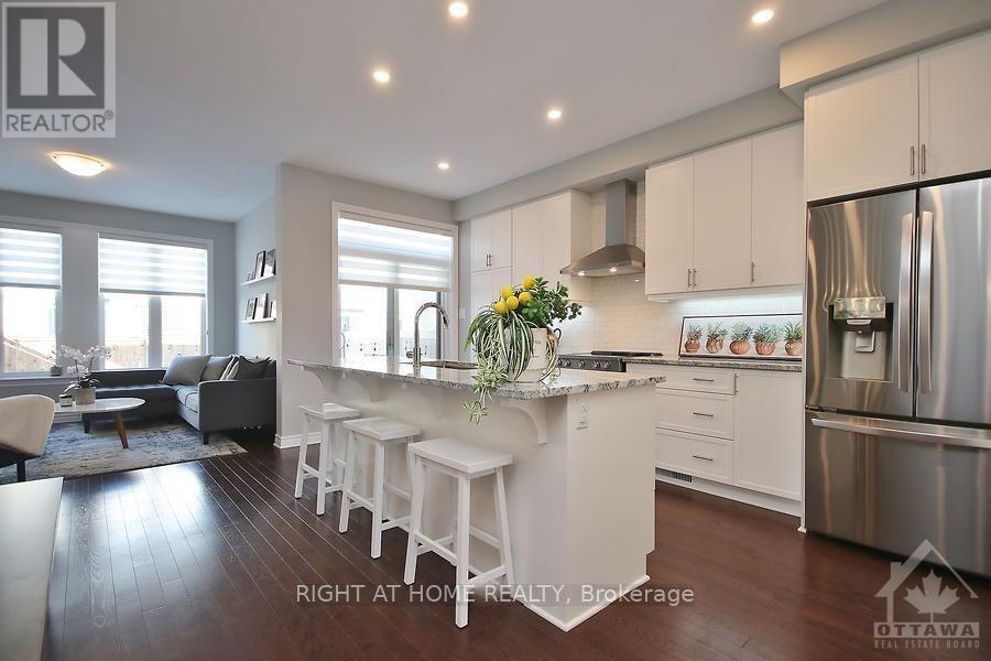 110 Lavatera Street, Ottawa, Ontario  K1T 0R8 - Photo 4 - X12484068
