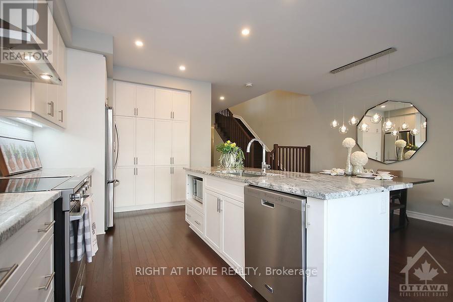 110 Lavatera Street, Ottawa, Ontario  K1T 0R8 - Photo 6 - X12484068