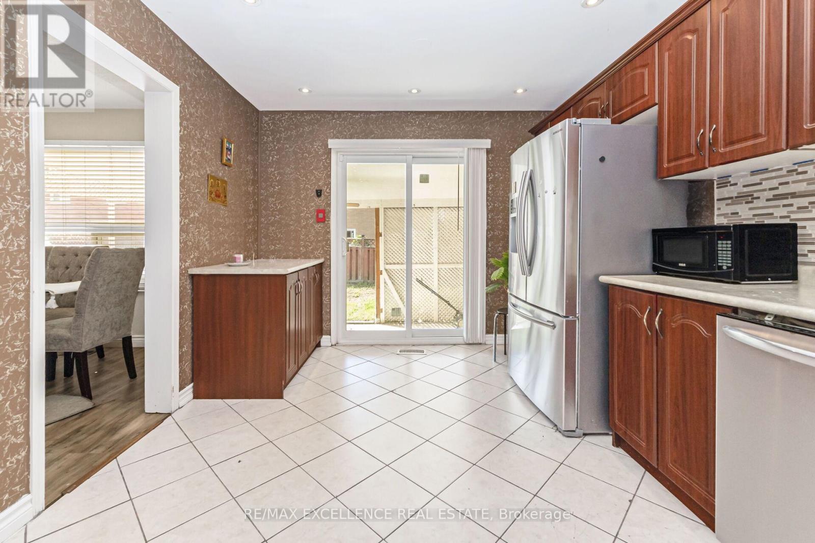 29 Faywood Drive, Brampton, Ontario  L6Y 4K3 - Photo 15 - W12483836