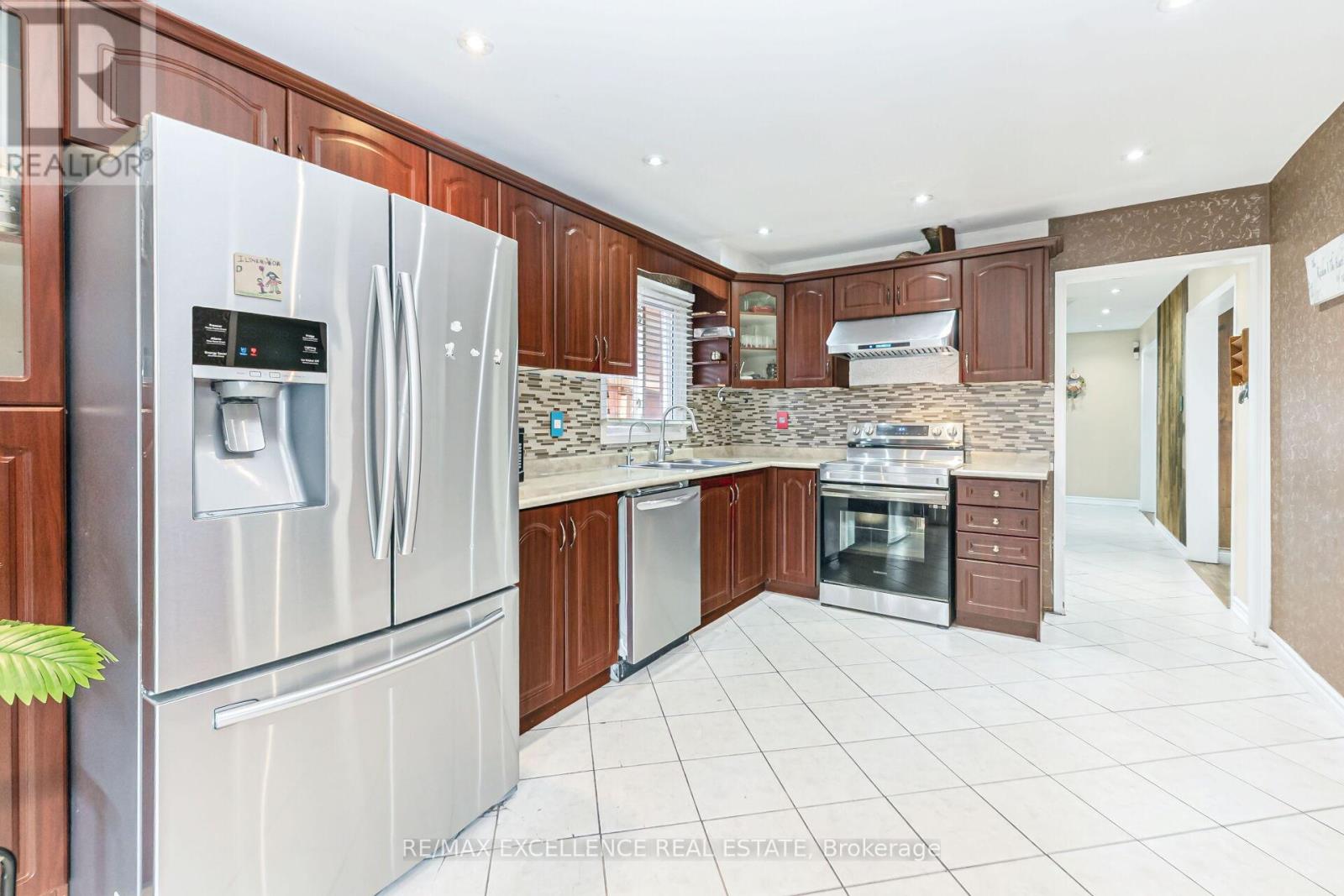 29 Faywood Drive, Brampton, Ontario  L6Y 4K3 - Photo 14 - W12483836