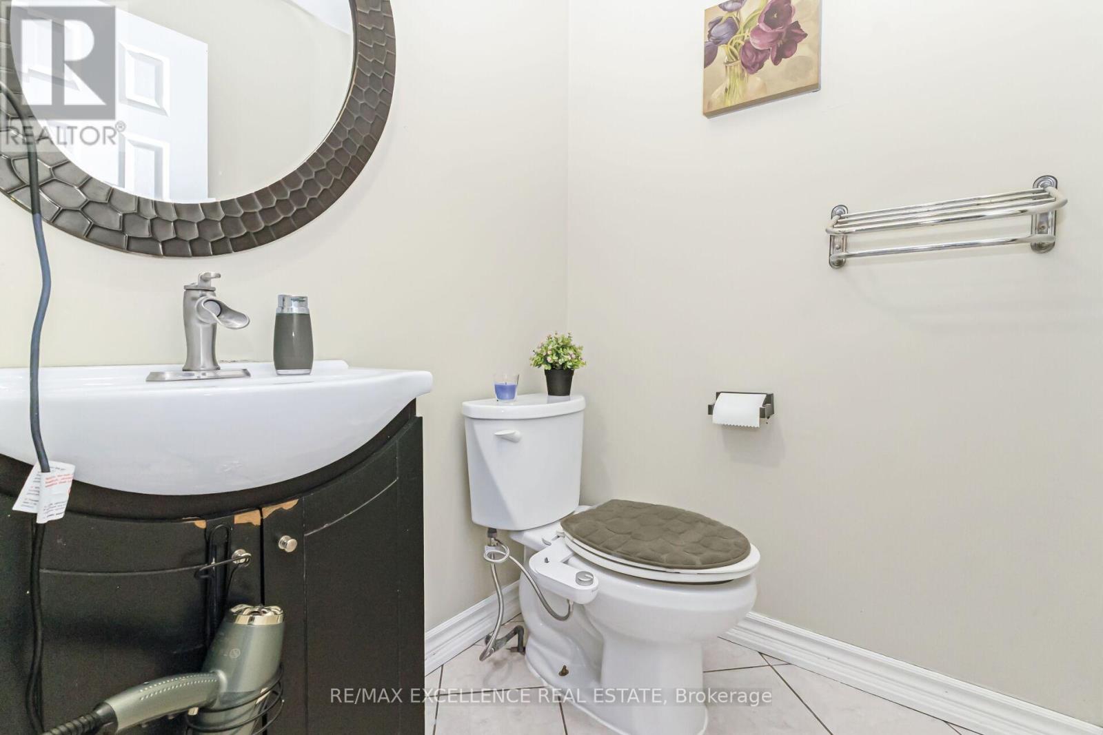 29 Faywood Drive, Brampton, Ontario  L6Y 4K3 - Photo 3 - W12483836